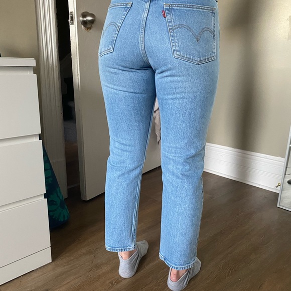 Levi wedge straight jeans size 28 (originally from Aritzia) - Picture 2 of 2